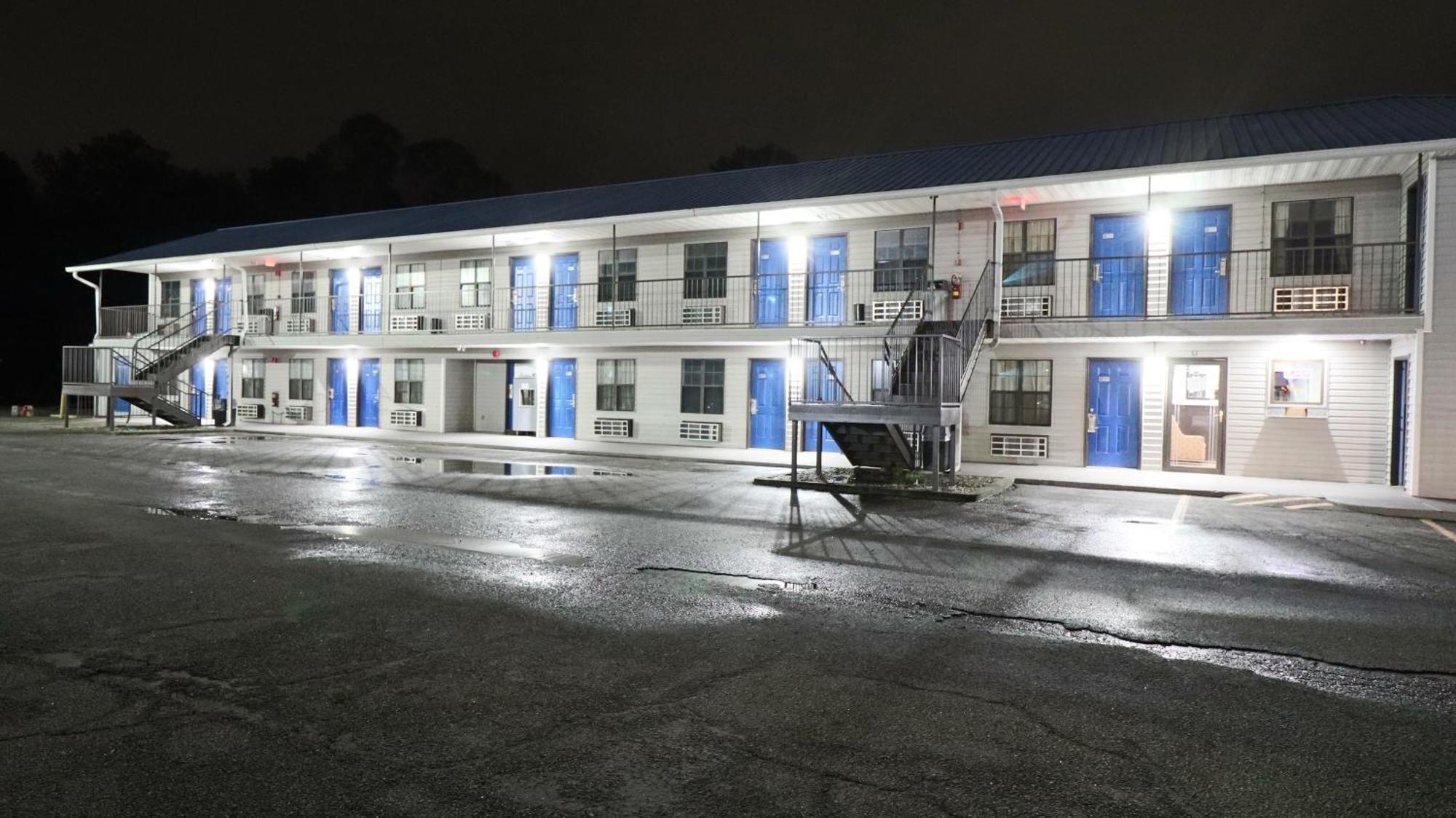 Royal Inn Cochran Екстер'єр фото
